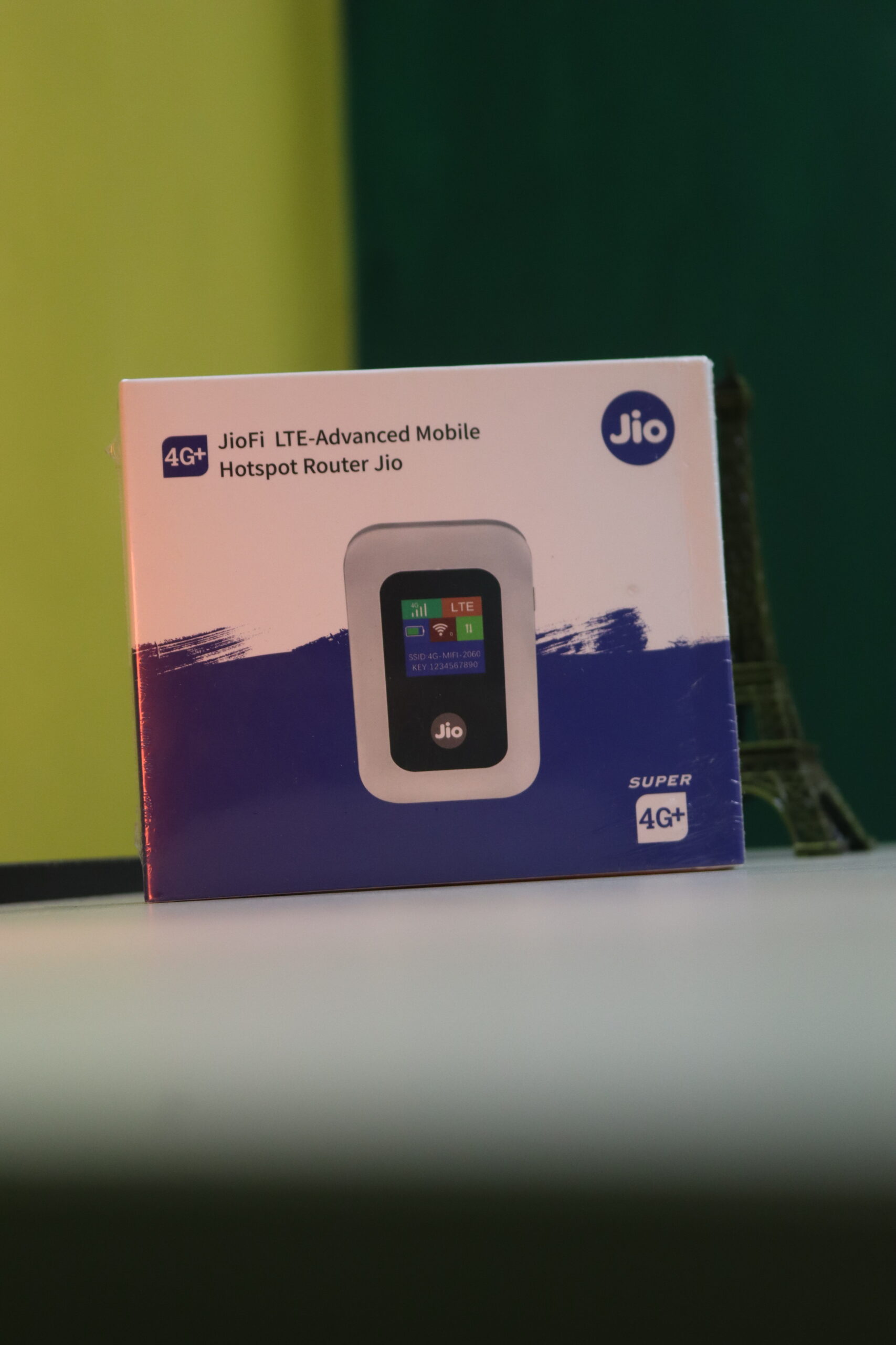 JioFi LTE-Advanced High-Speed Mobile Hotspot Router